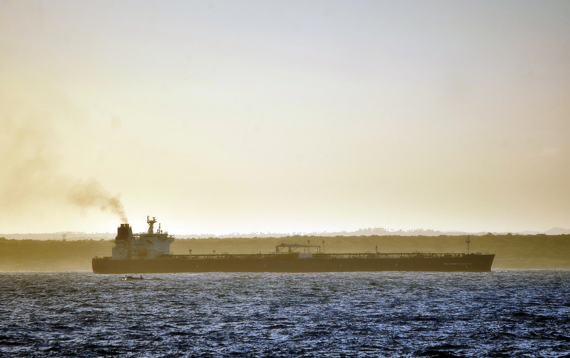 Tanquero ruso arribó al puerto de Matanzas en Cuba