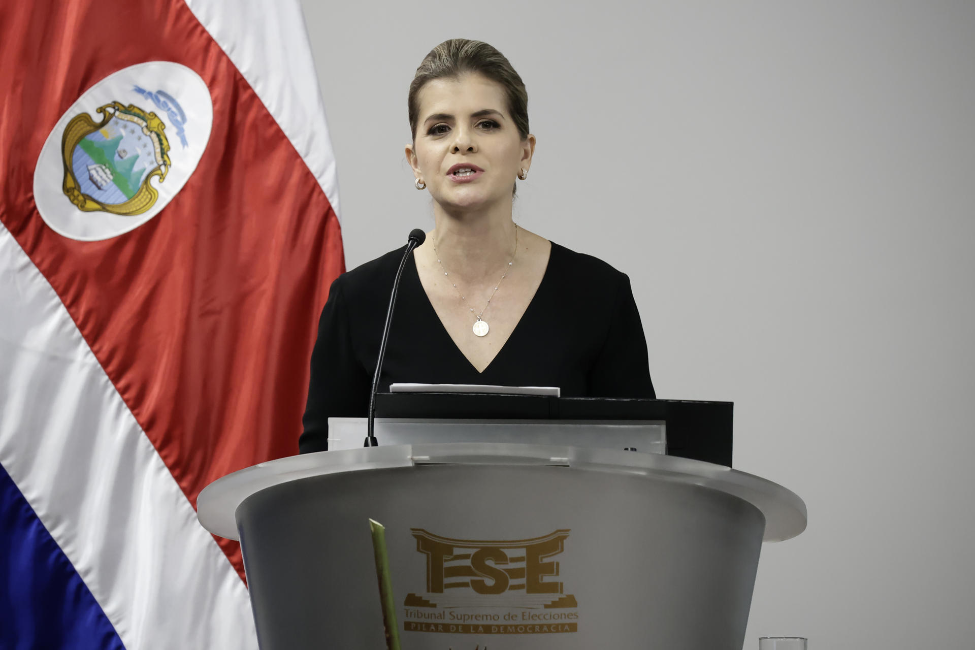 Laura Fernández recibe la credencial de presidenta electa en Costa Rica