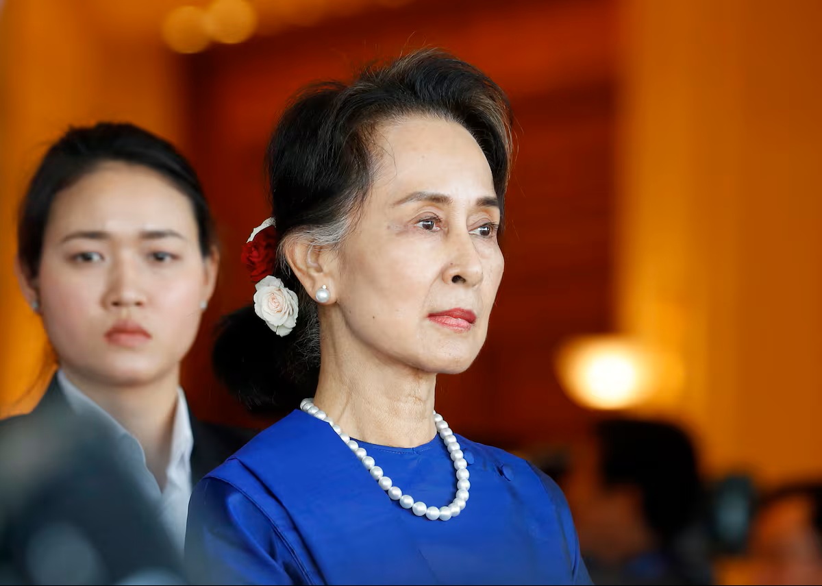 Régimen de Myanmar reduce condena de cárcel de Nobel de la Paz Aung San Suu Kyi