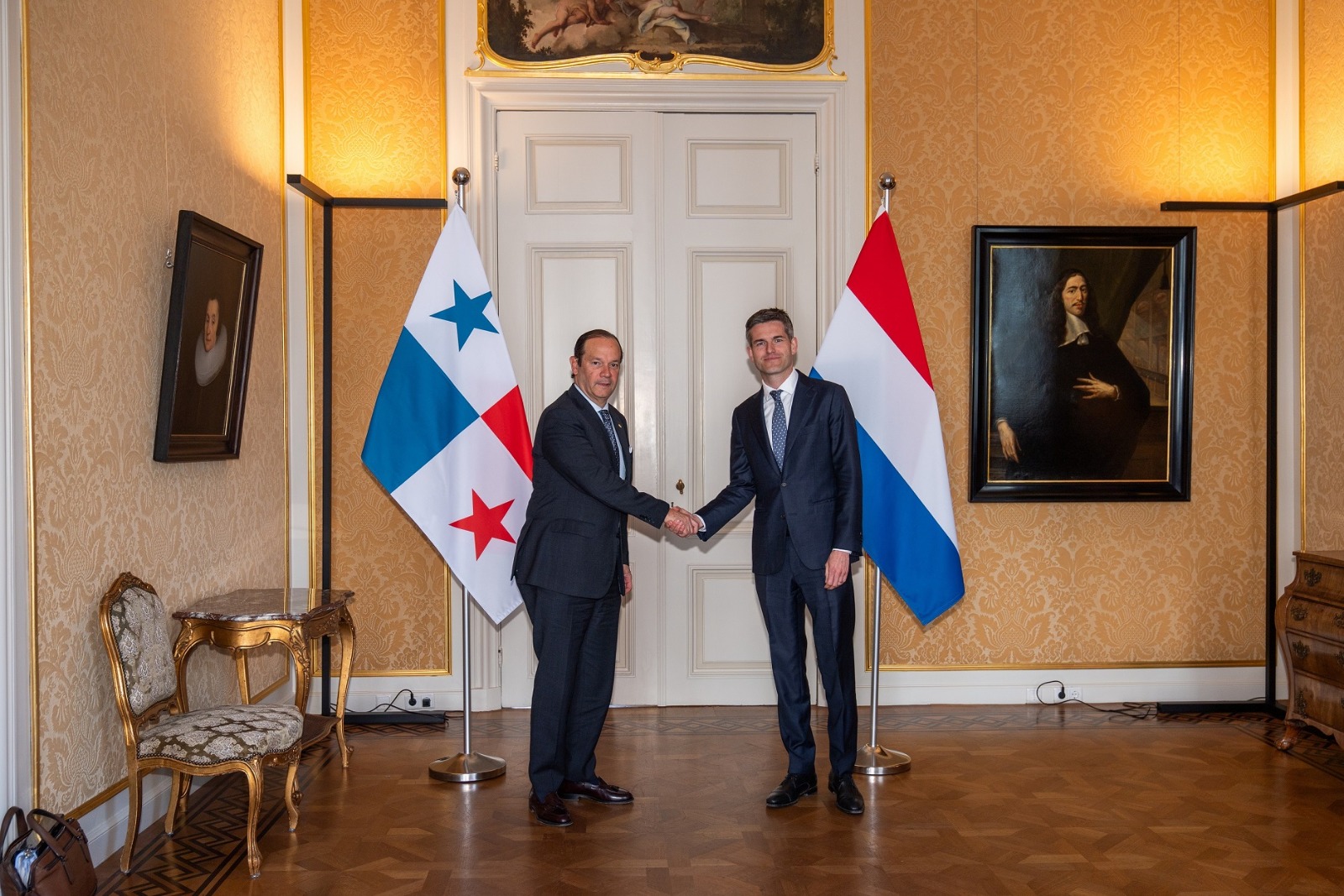 Narcotráfico, aduanas, inteligencia y seguridad en agenda de Panamá y Paises Bajos