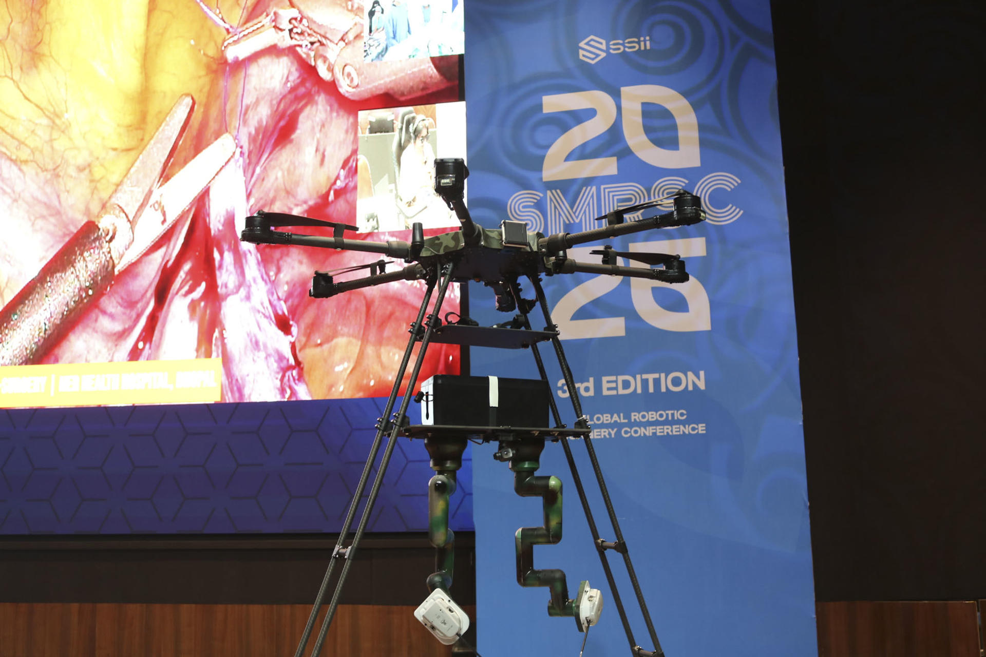 Dron cirujano diseñado en la India podrá operar en zonas de guerra y de desastre