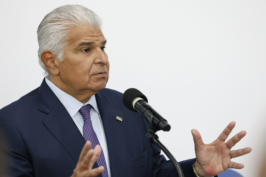 El presidente de Panamá espera que la ley para multinacionales saque al país de lista de la UE