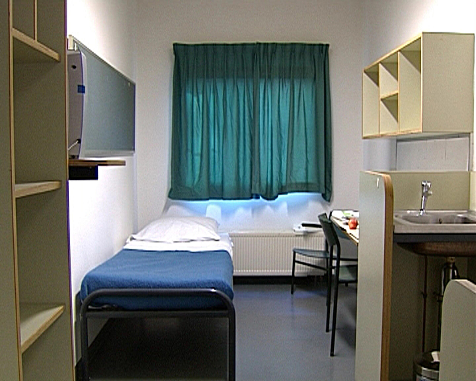 Tras las rejas de la Corte Penal Internacional: cocina, gym y libros a la espera de juicio