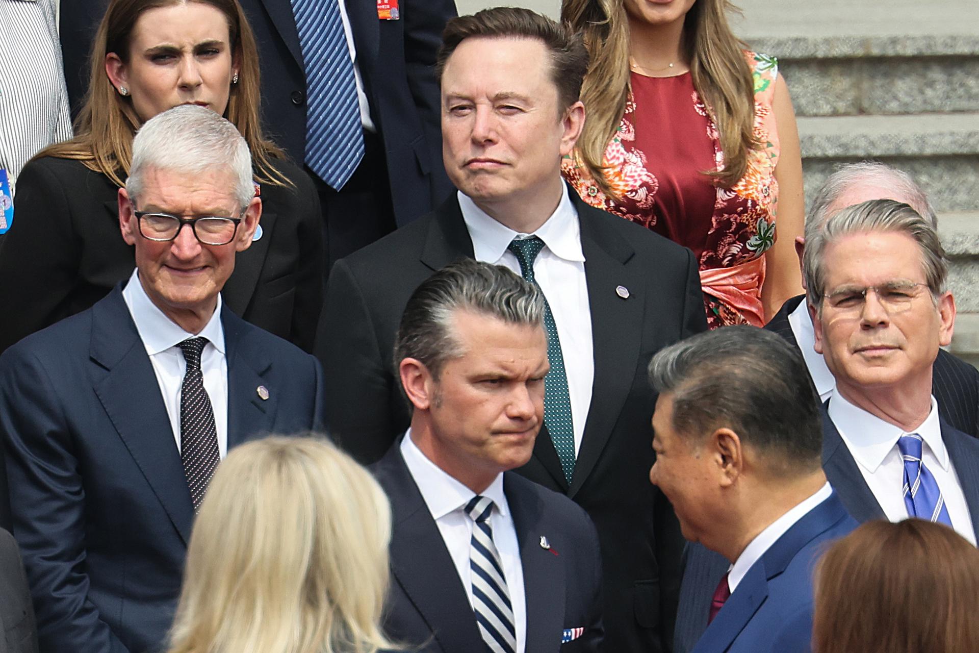 Grandes empresarios de EE UU se sientan en la mesa de negociaciones entre Trump y Xi