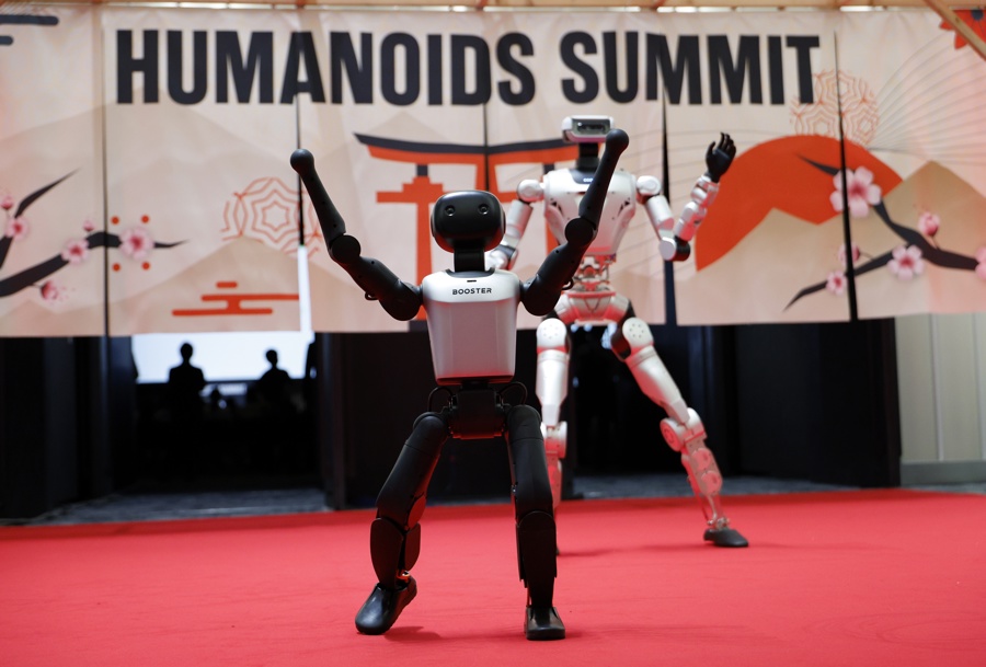 La mayor feria de androides llega por primera vez a Asia con robots cada vez "más humanos"