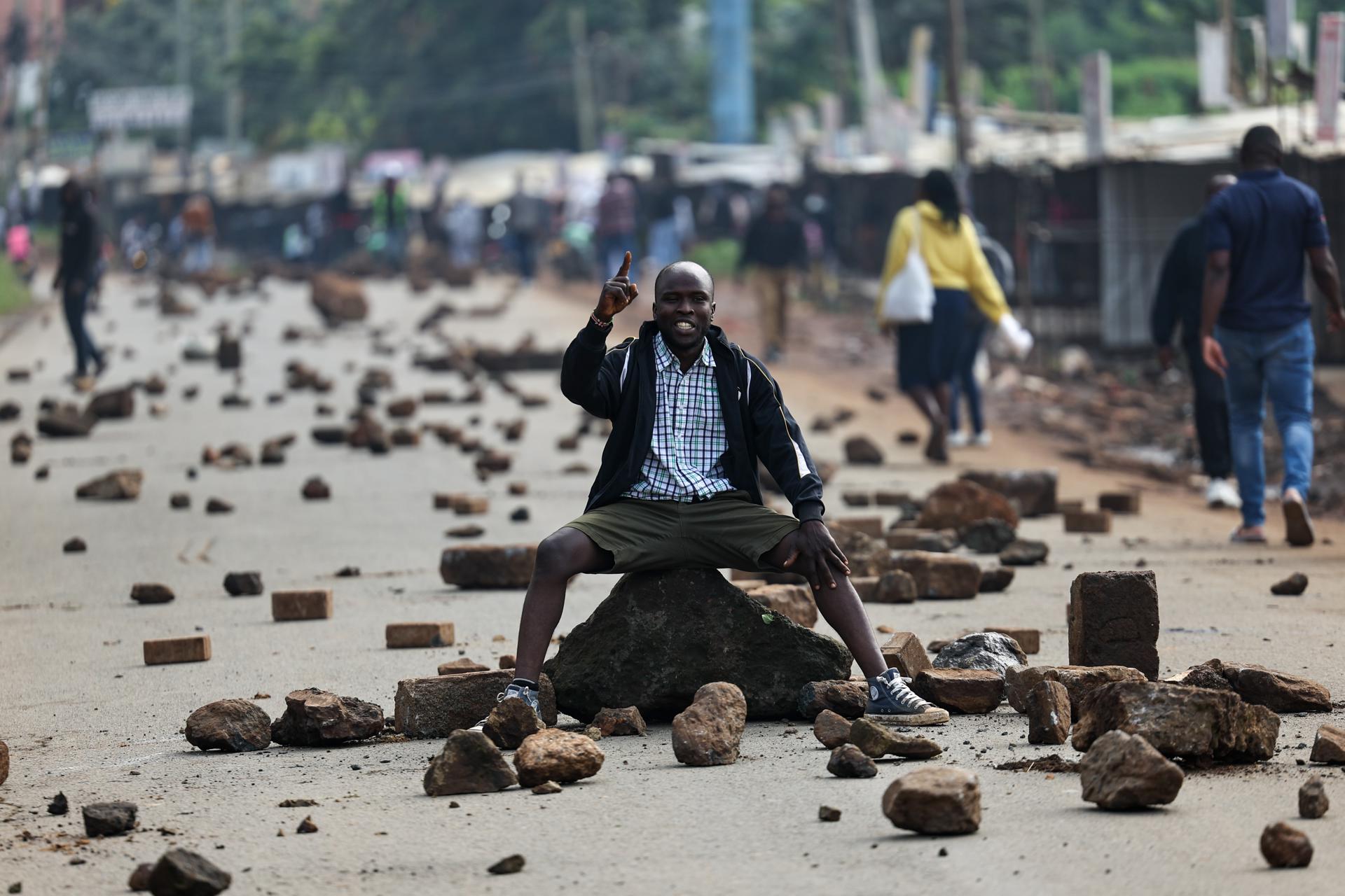 Al menos 225 detenidos en Kenia en protestas contra subida del precio de combustible