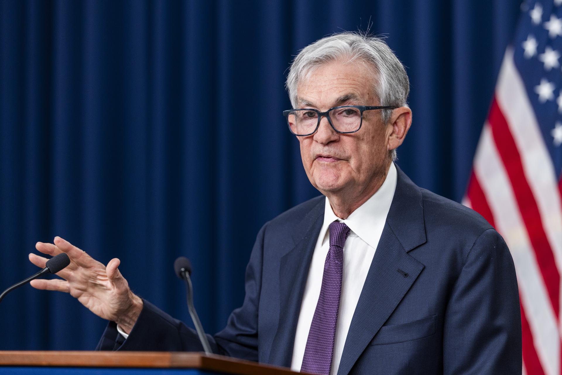 Powell deja presidencia de la Fed tras el acoso de Trump