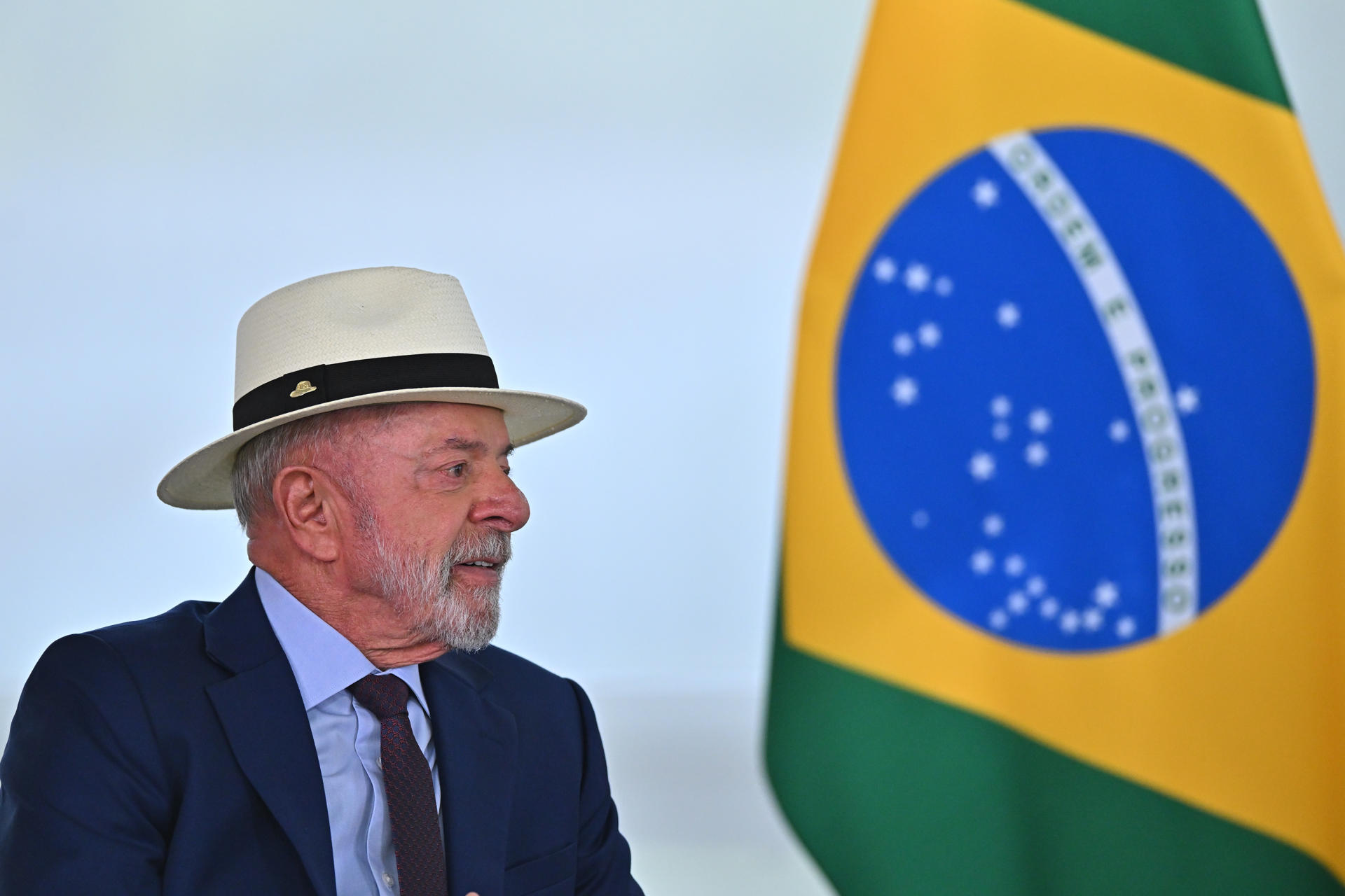 Lula supera a Flávio Bolsonaro en nuevo sondeo, aunque persiste el empate técnico