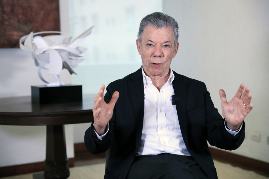 Expresidentes colombianos felicitan a De la Espriella por el triunfo en conteo preliminar
