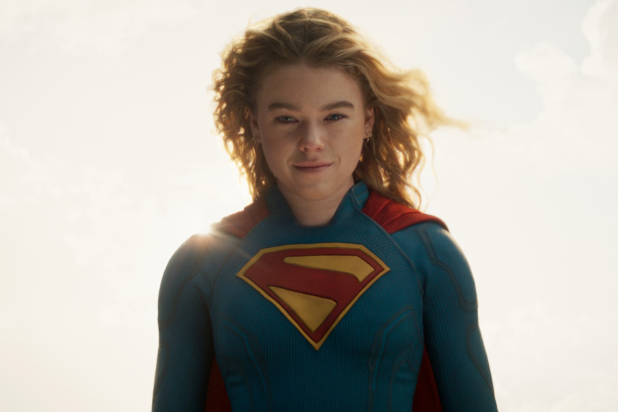 'Supergirl' se aleja del heroísmo clásico y regresa caótica, fiestera y más humana