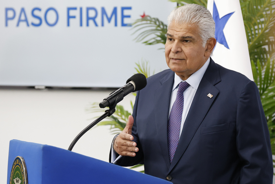 Presidente de Panamá dice que sistema carcelario "colapsó" y se avanzará a "modelos duros"