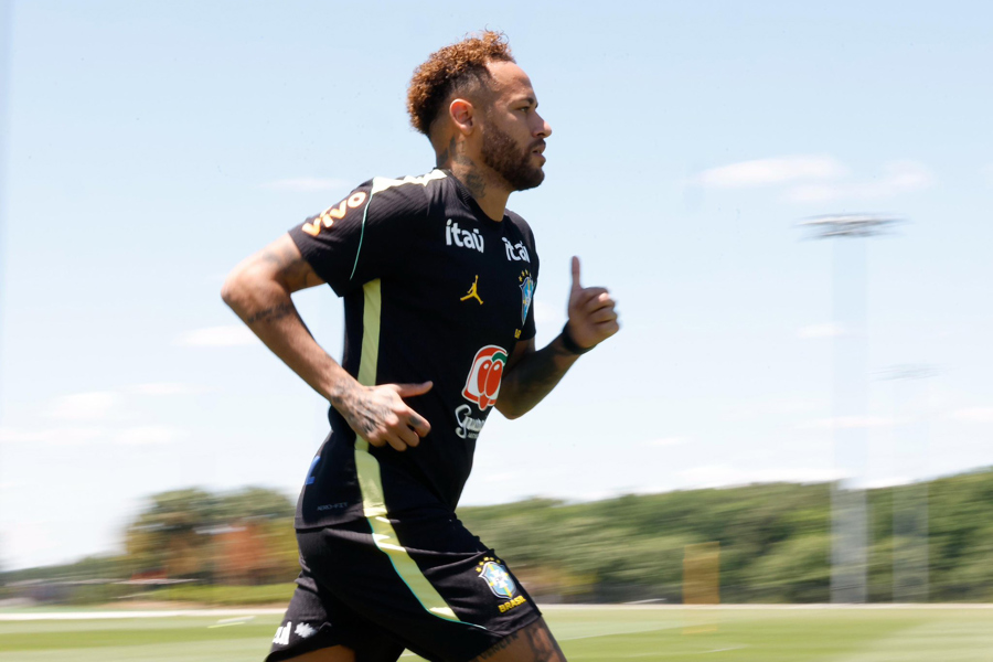 Neymar se entrena sobre el césped por primera vez en Estados Unidos