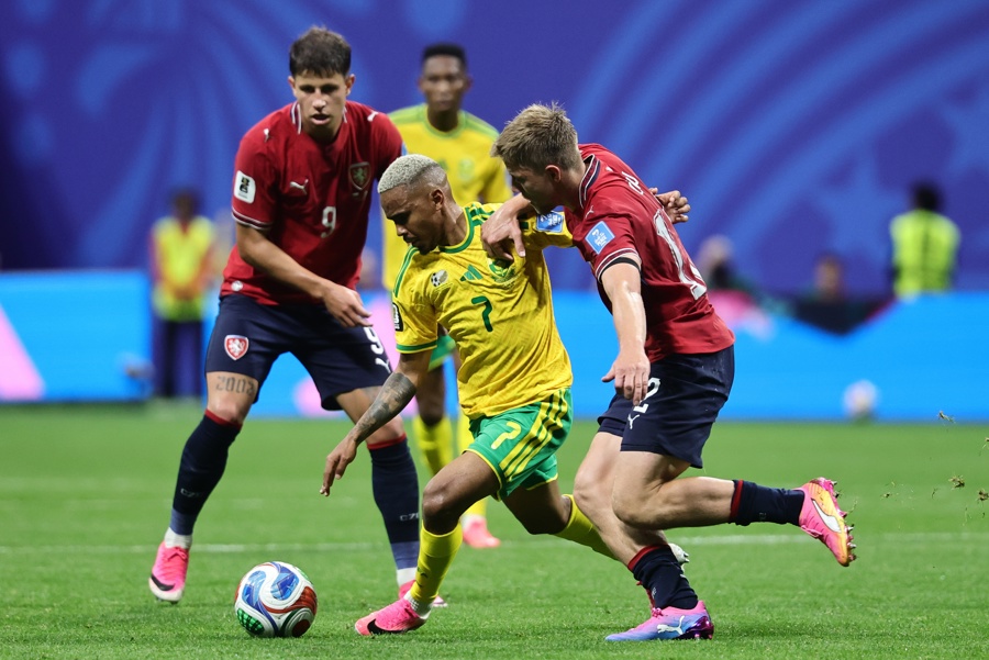 1-1. República Checa y Sudáfrica se quedan en el alambre