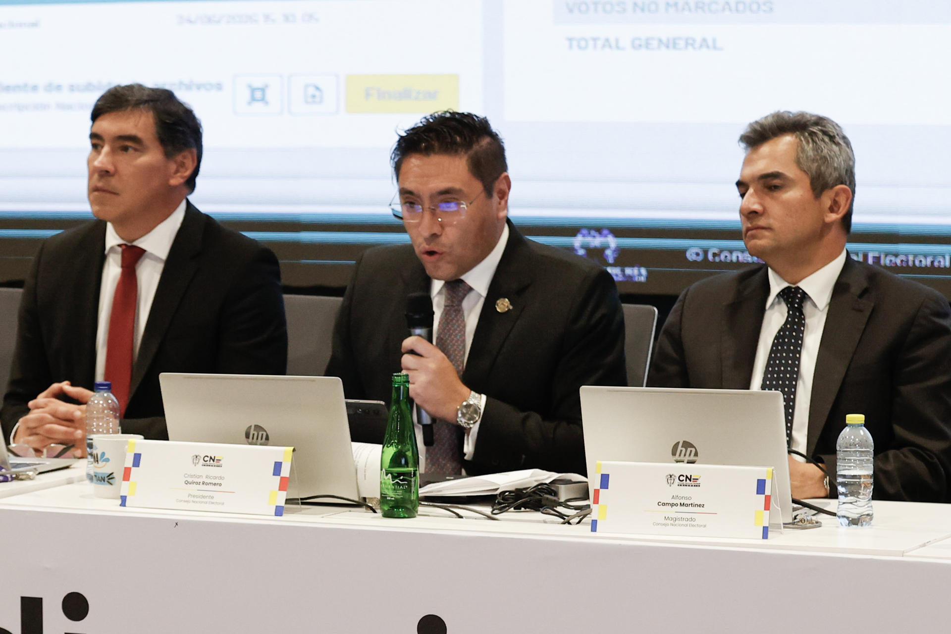 De la Espriella es proclamado presidente electo de Colombia