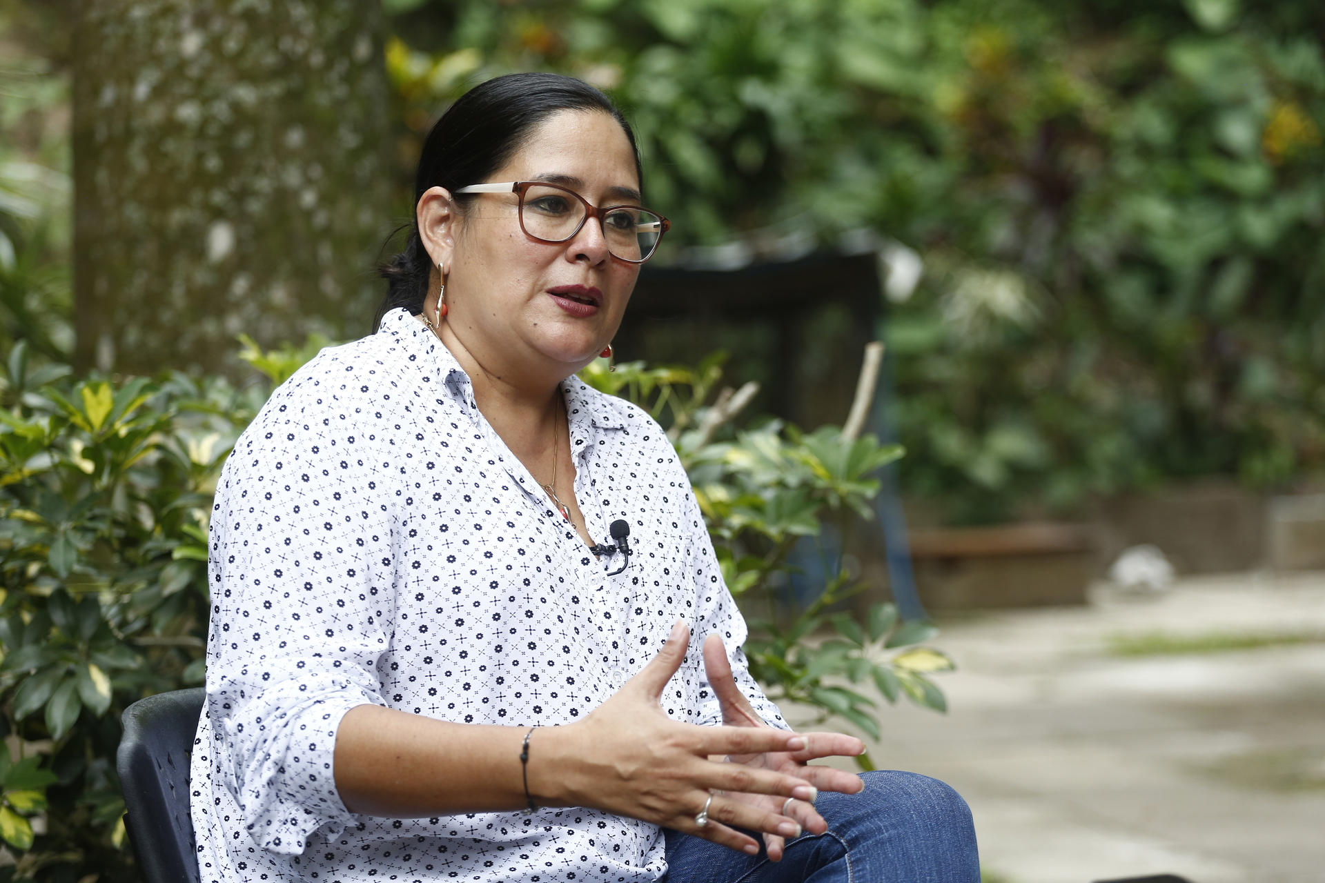 Abogada Ruth López cumple 400 días detenida en El Salvador