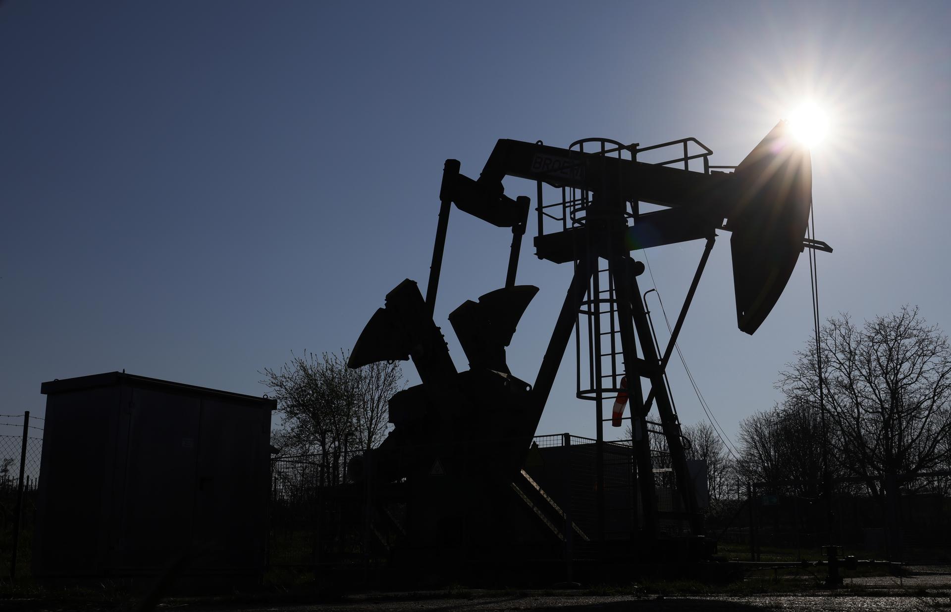 El brent sube un 1,61 %, hasta los 73,15 dólares, tras nuevos ataques entre EEUU e Irán