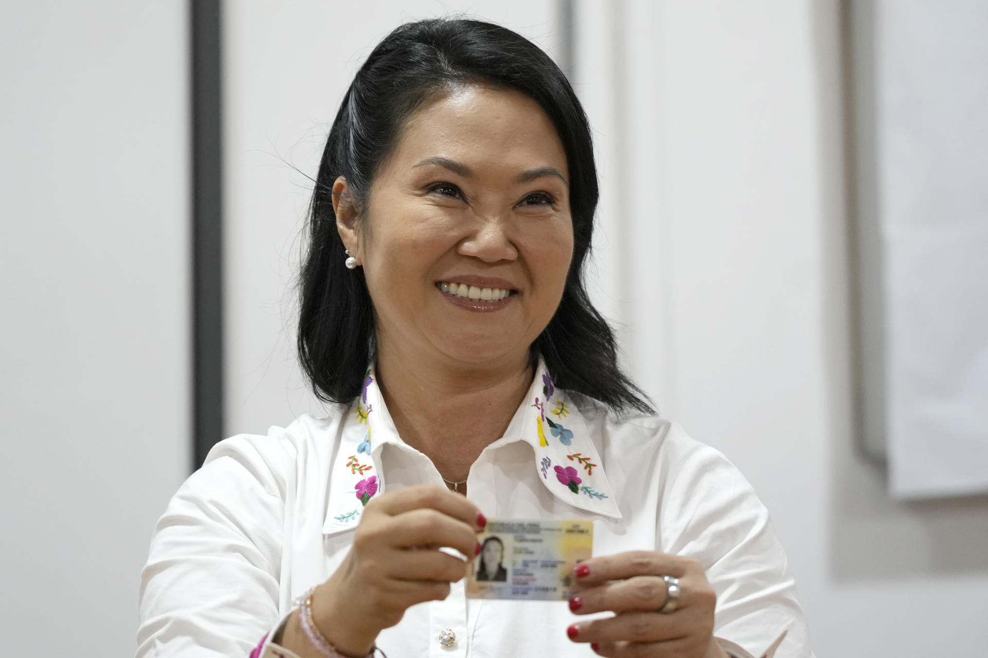 Fujimori recibe triunfo con gran responsabilidad en un Perú "prácticamente dividido"
