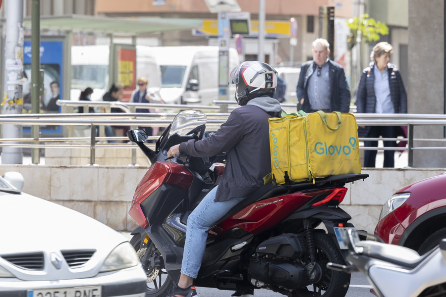 La OIT aprueba un histórico convenio para proteger a los trabajadores de las plataformas digitales
