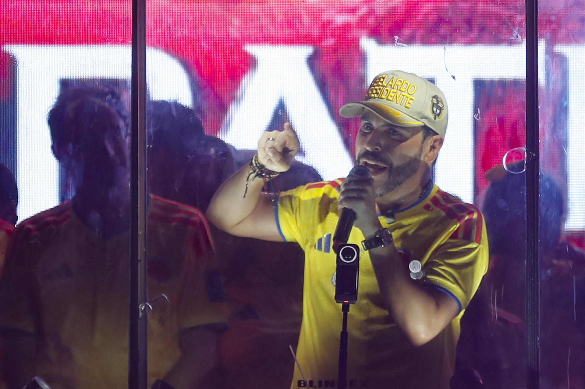 Juristas colombianos ven problemas jurídicos por la triple nacionalidad de De la Espriella