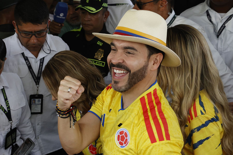 Abelardo de la Espriella se presenta como presidente electo de Colombia en su cuenta de X