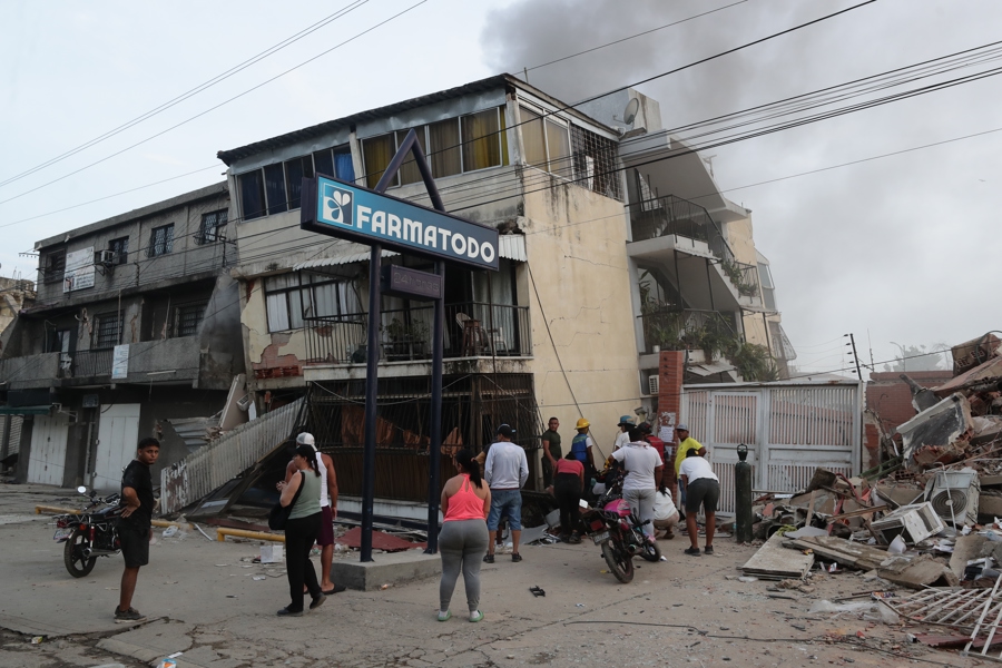 Caos y desolación en La Guaira, una ciudad destrozada por los derrumbes en Venezuela