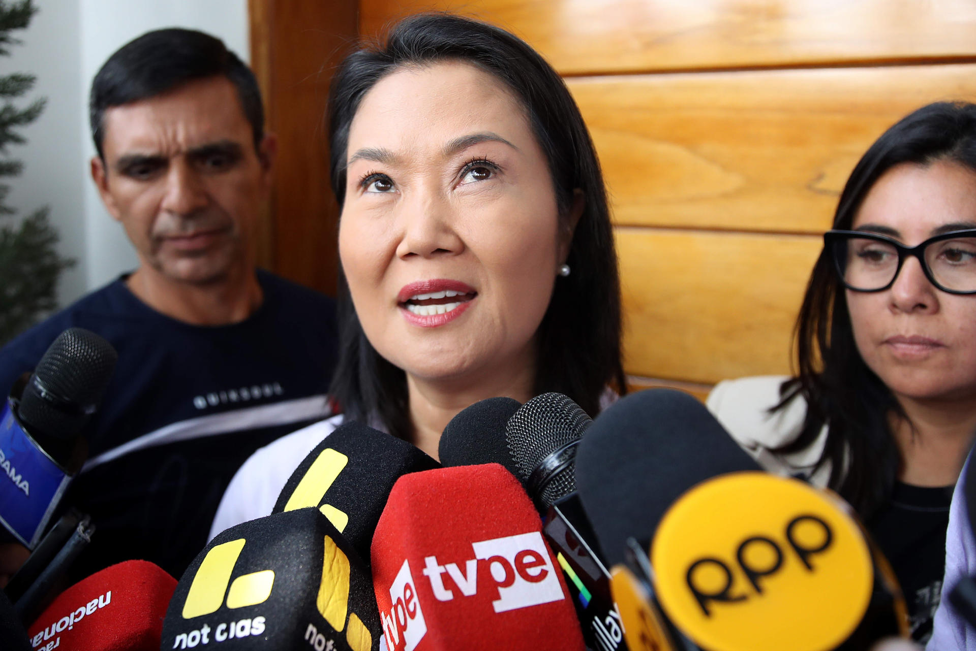 Elecciones en Perú: Fujimori mantiene ventaja de 1.207 votos sobre Sánchez