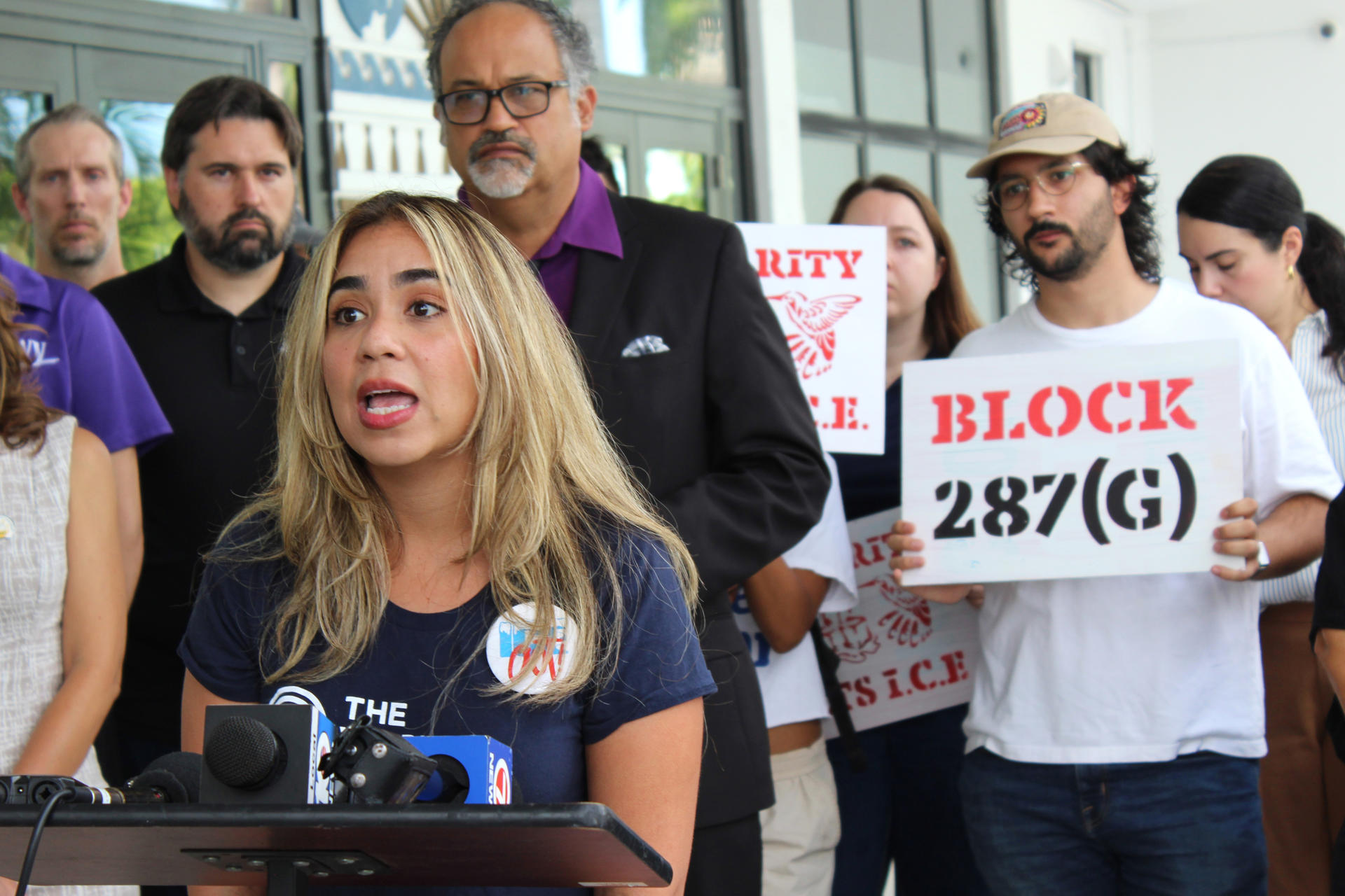 Crece la presión para revocar el acuerdo del ICE con Miami, líder en arrestos en EE.UU.