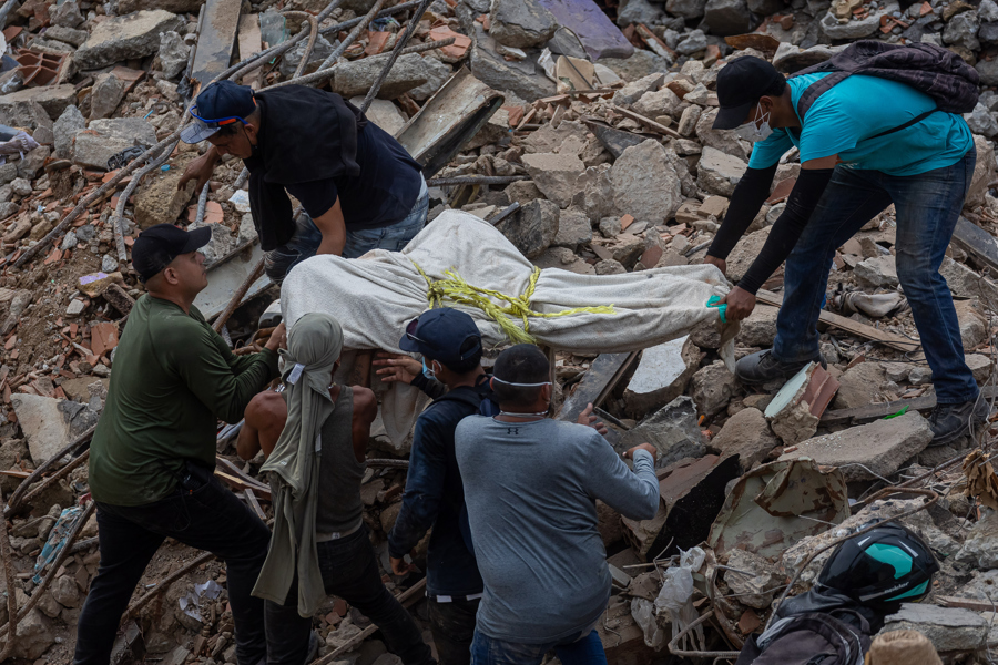 Suben a 3,342 los fallecidos y a 16,740 los heridos por los terremotos en Venezuela