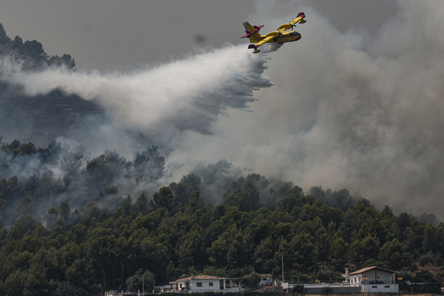 77,000 hectáreas quemadas en el centro de España mientras empieza a contenerse el fuego