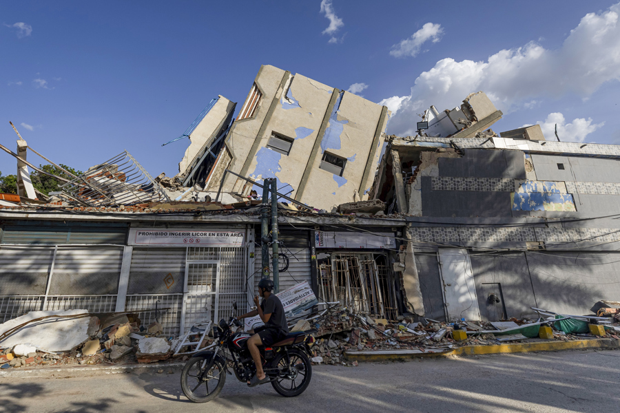 Aumentan a 4,734 los muertos por los terremotos de hace casi tres semanas en Venezuela