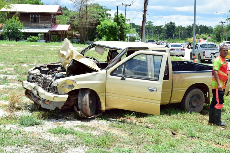 Ocho monjes mueren atropellados por una camioneta conducida por un menor en Tailandia