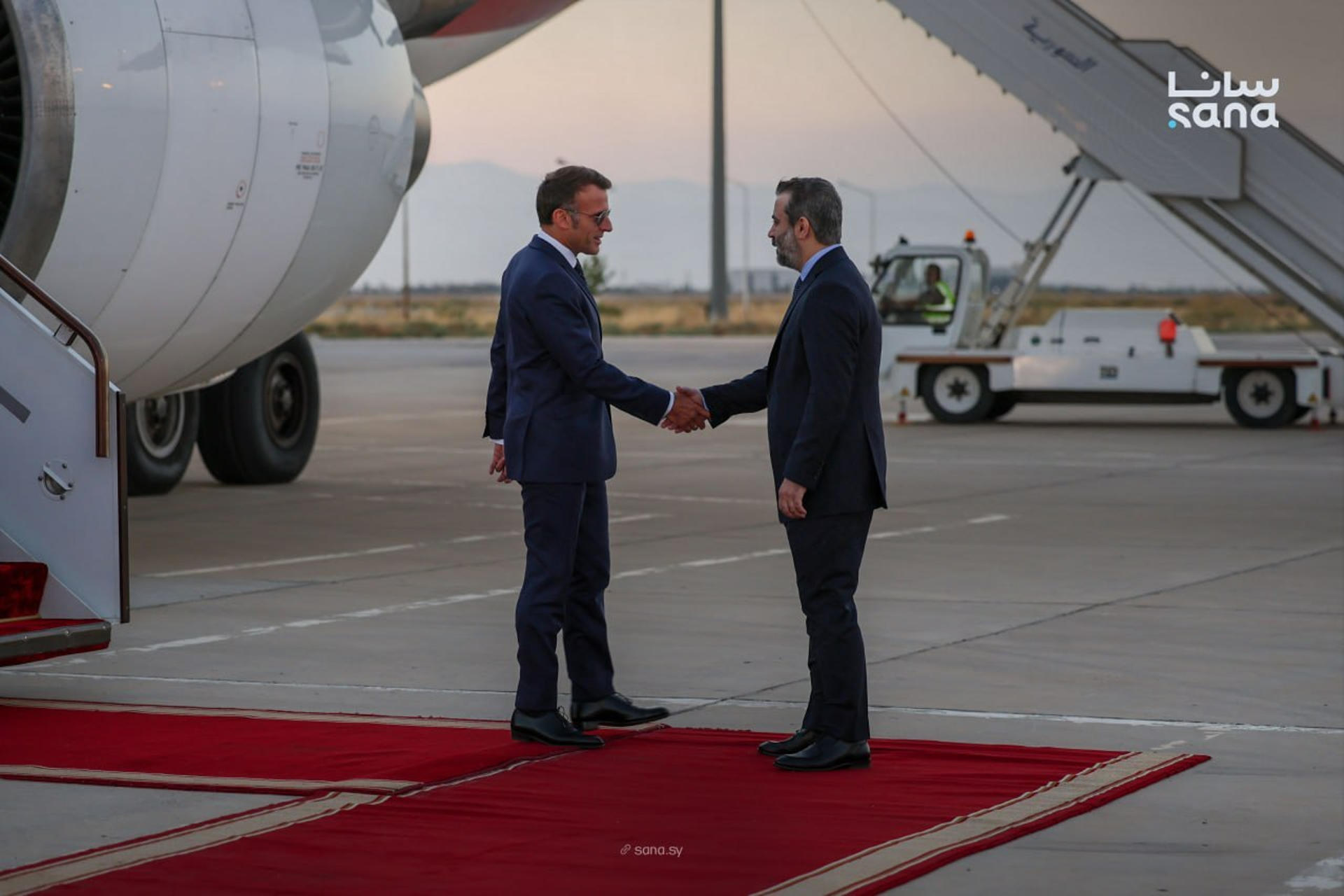 Macron defiende en Damasco una "nueva página de estabilidad y paz" para Siria
