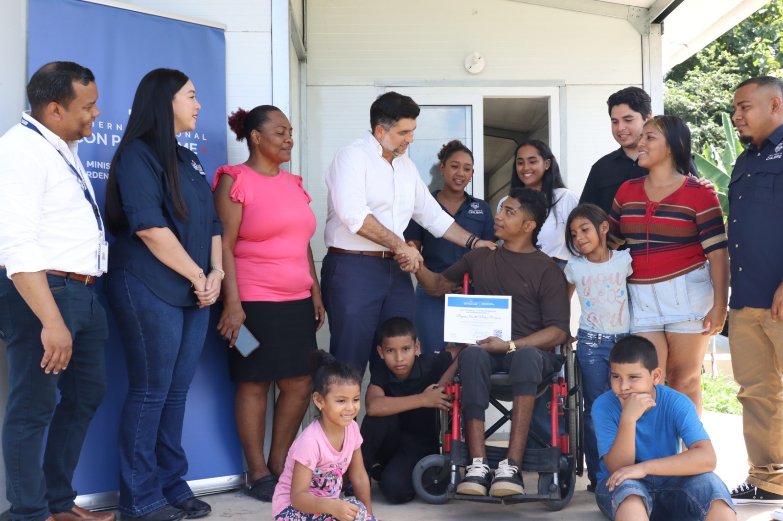 Miviot entrega vivienda nueva a familia en Chilibre
