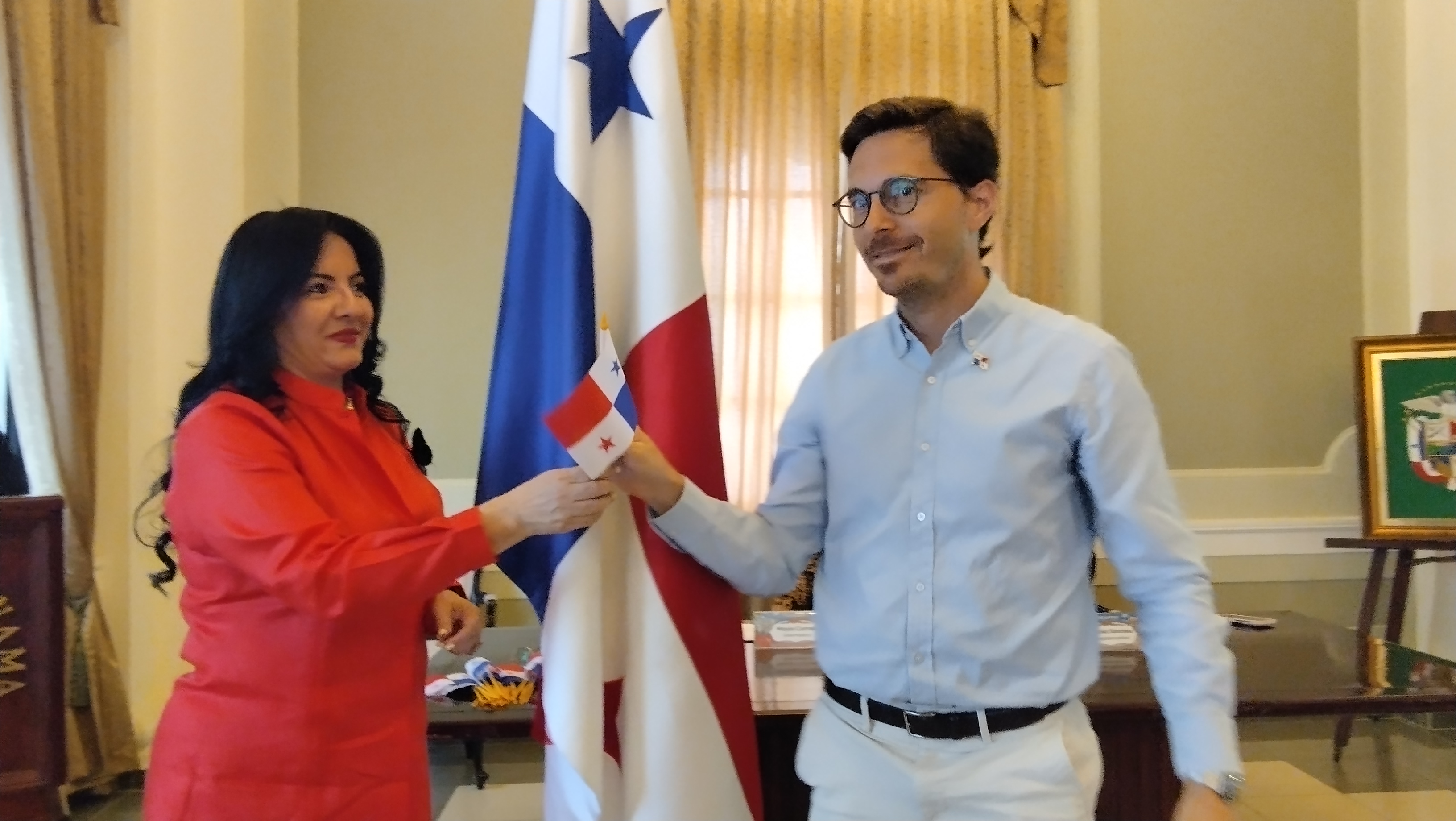36 nuevos panameños se juramentan