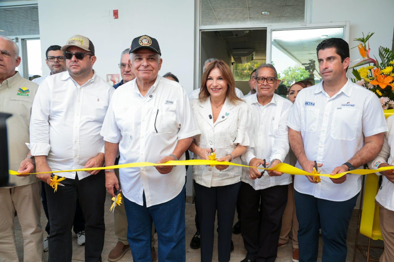 Mulino reitera compromiso con familias y productores, al inaugurar nuevas Tiendas del Pueblo en Río Hato y Aguadulce