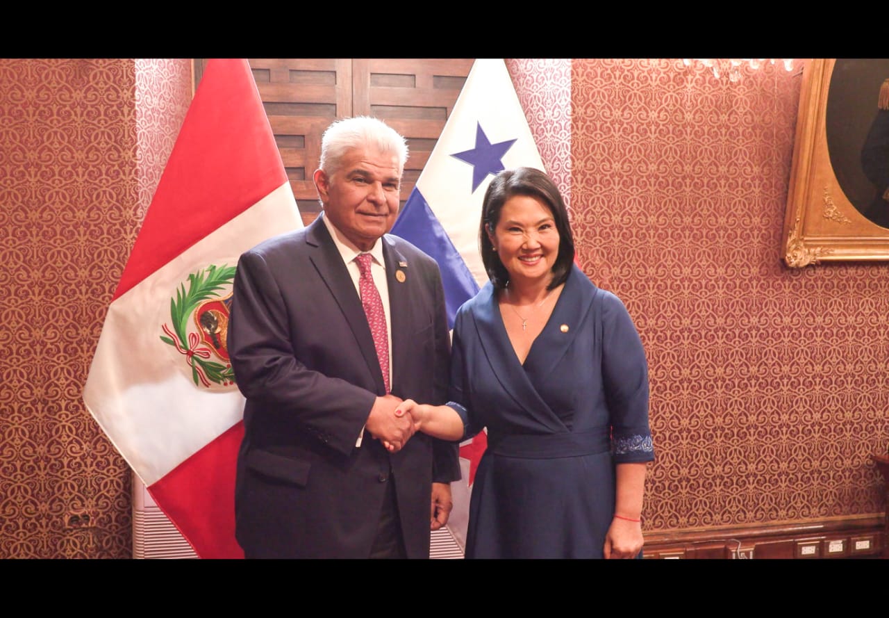 Mulino participa en la toma de posesión de Keiko Fujimori