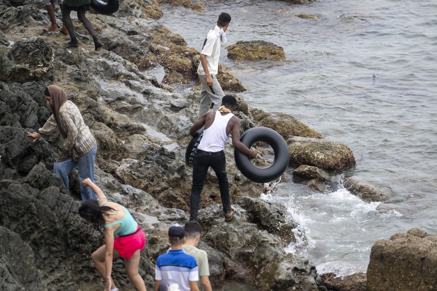 57 cadáveres recuperados en la costa de Ceuta tras la entrada de migrantes