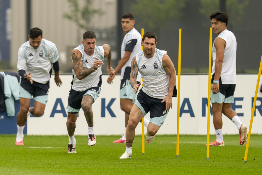 El último entrenamiento de Messi, la cábala del asado y posibles cambios