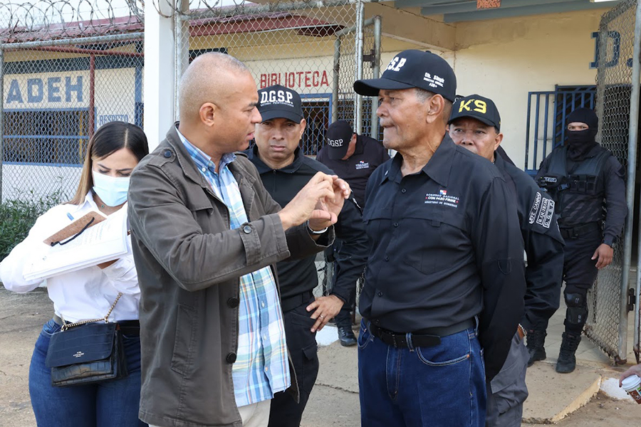 Penitenciario entrega 5,000 kits de aseo en La Joya