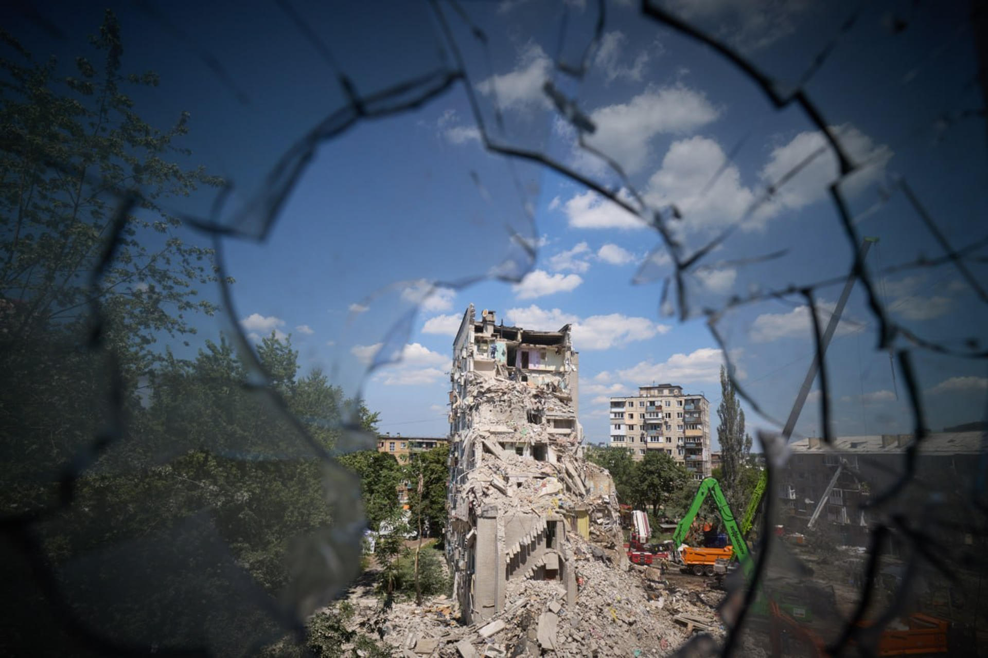 Elevan a 30 el número de muertos por el ataque ruso a Kiev del jueves