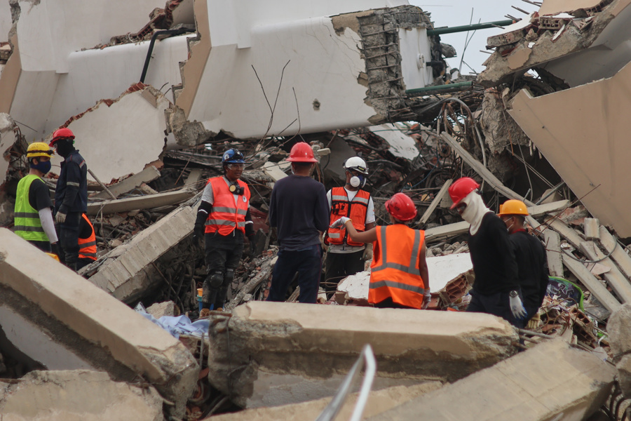 Los muertos por los terremotos en Venezuela suben 157 hasta los 4,490