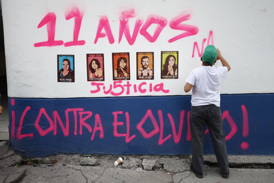 Familiares de víctimas denuncian once años de impunidad en caso de matanza en México