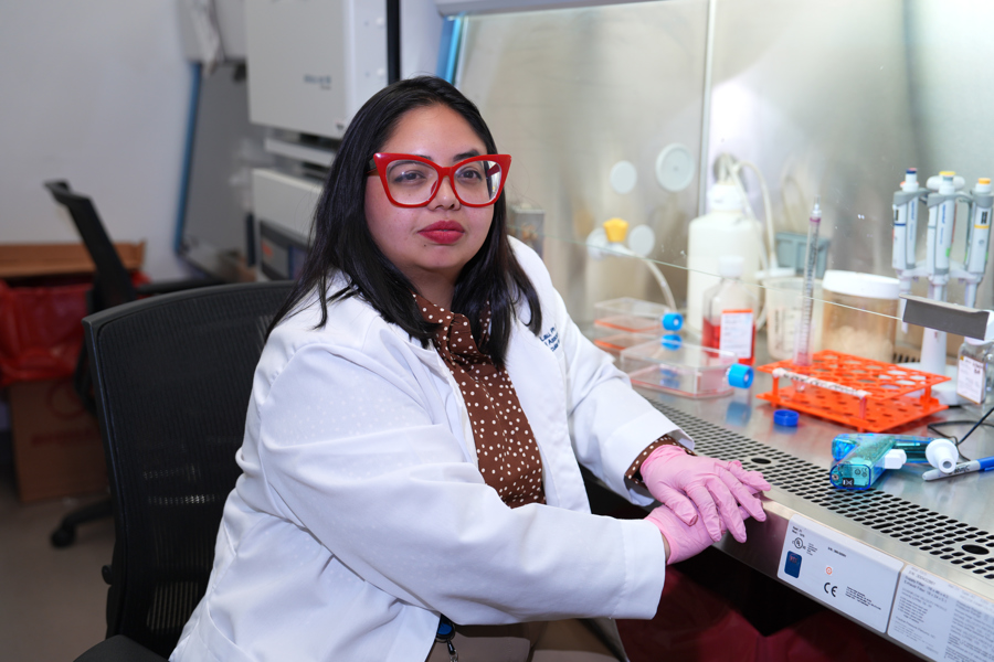 Científica nicaragüense lidera en EE. UU. estudio de células azucaradas contra el cáncer