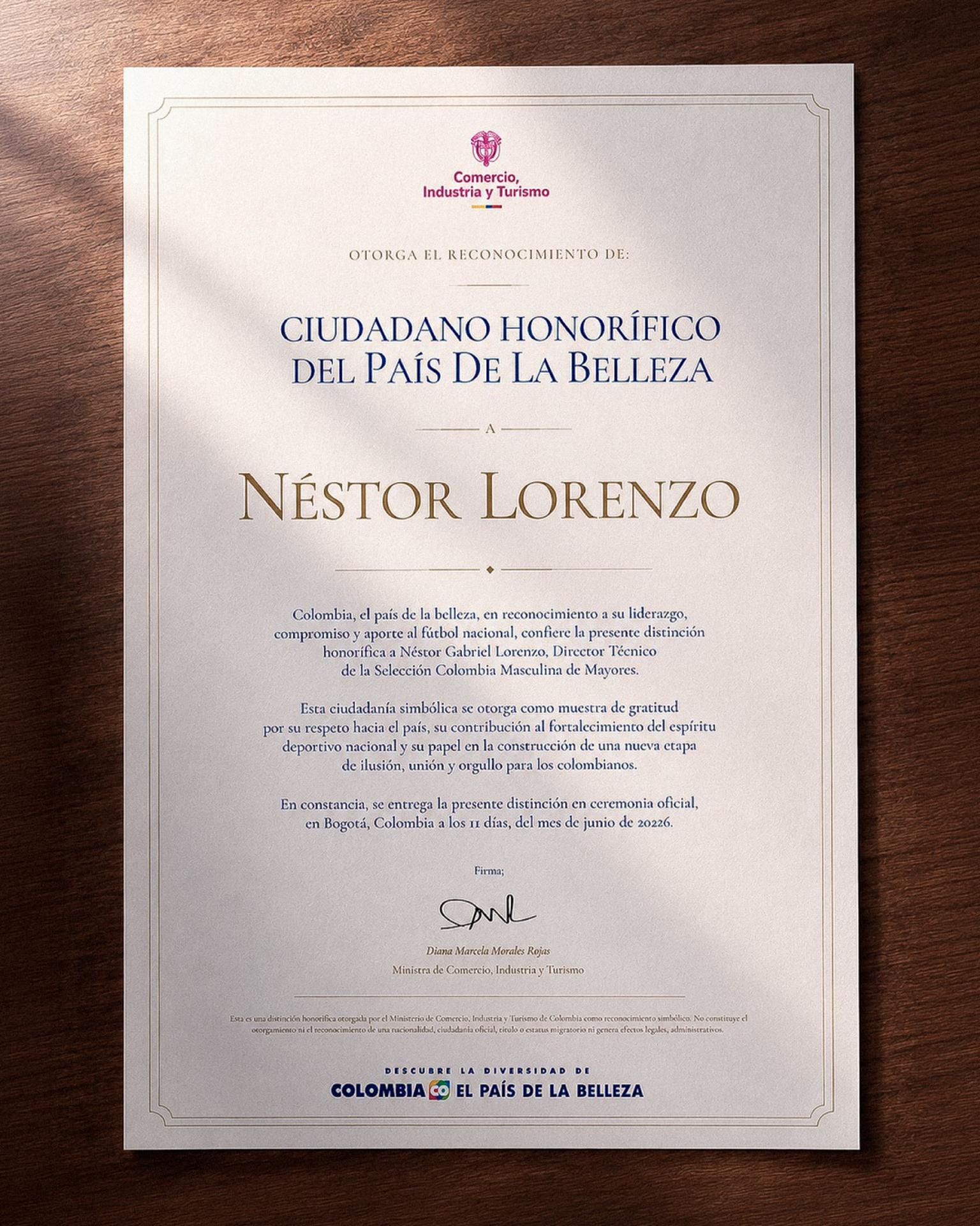 Néstor Lorenzo recibe la "ciudadanía honorífica" colombiana