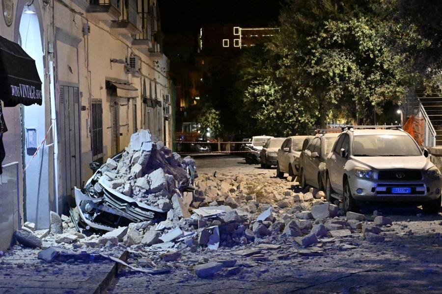 Un terremoto de 4,7 grados causa numerosos daños y al menos 8 heridos leves en Nápoles