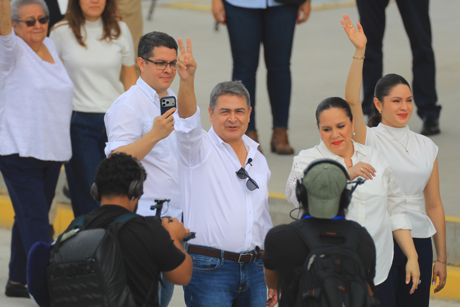 Expresidente de Honduras acusado de fraude y lavado quiere ser juzgado por el Supremo