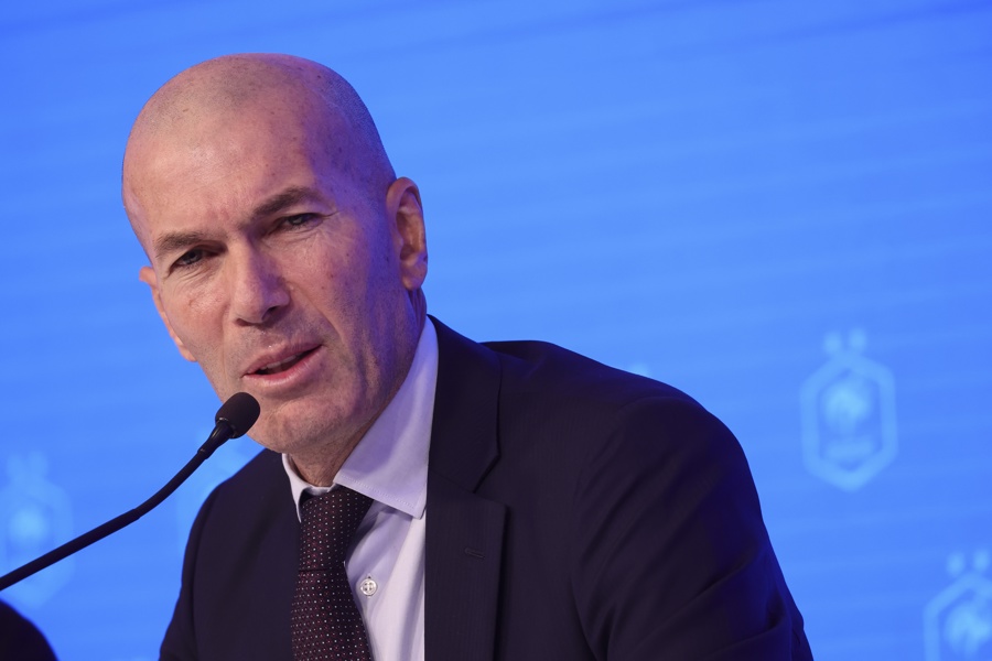 Zizou toma el timón de los 'bleus'
