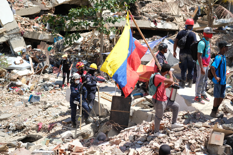 Venezuela suma 3,685 muertes por sismos mientras economistas piden el fin de las sanciones