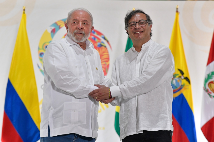 Petro se compromete ante Lula a promover una transición pacífica de Gobierno en Colombia