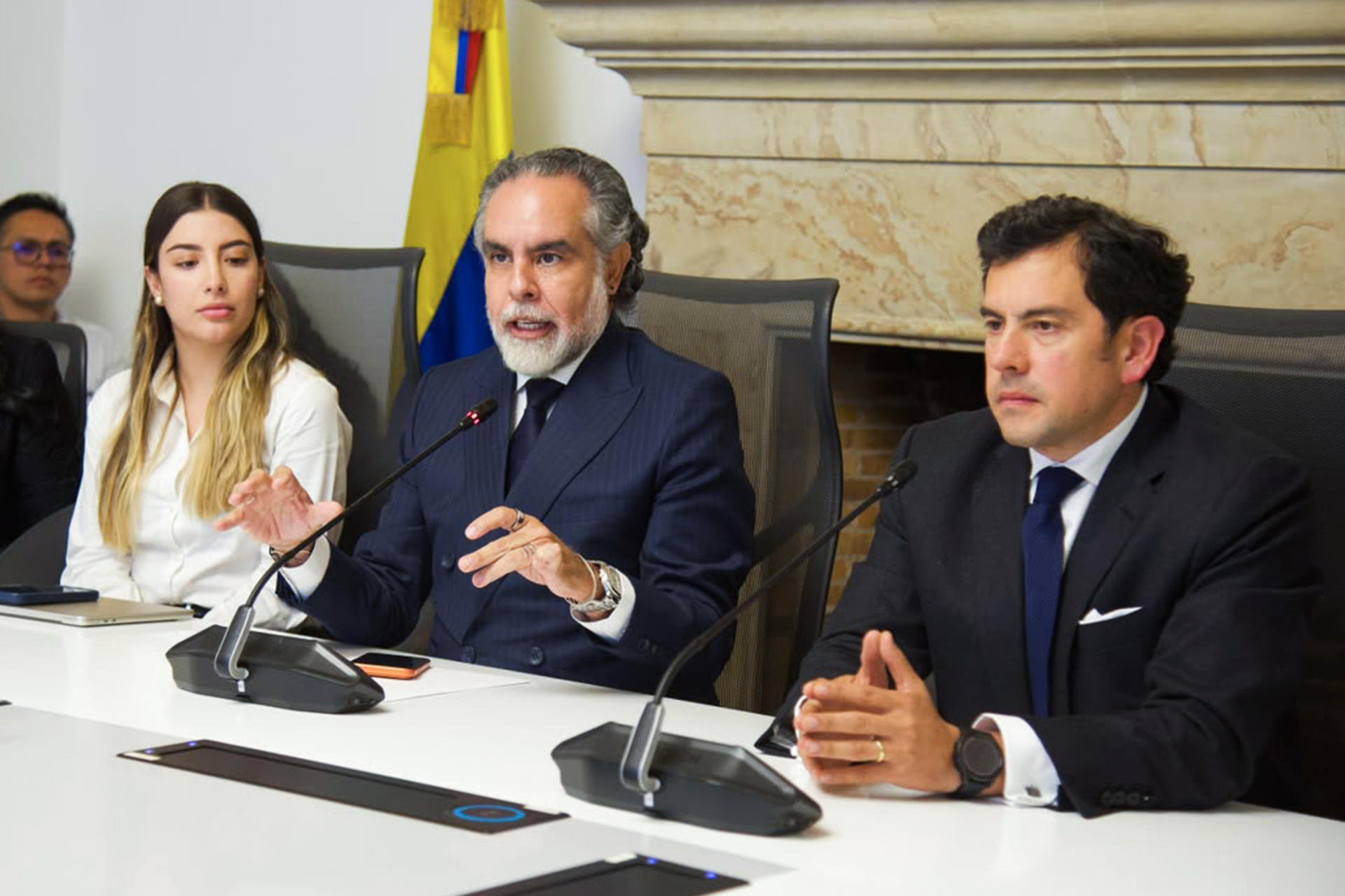 El Gobierno de Petro suspende mesas de transición con la futura Administración colombiana